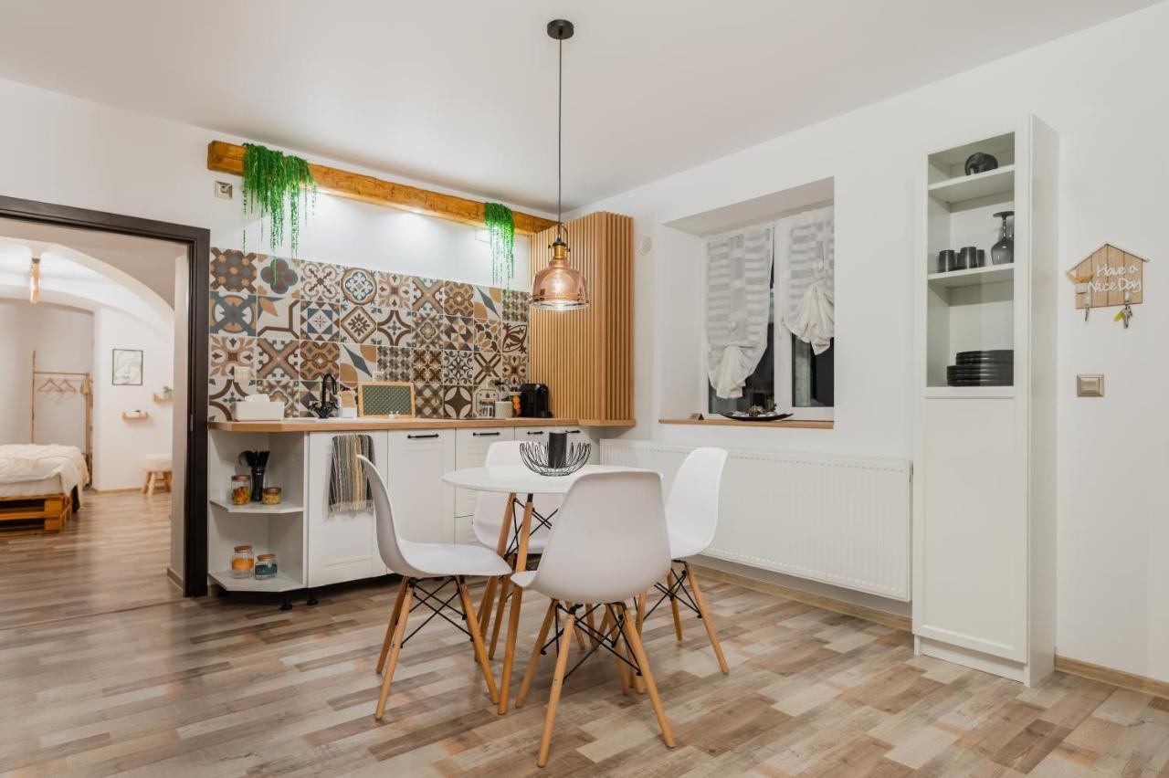 Cozee Studio - In Inima Brasovului Buitenkant foto